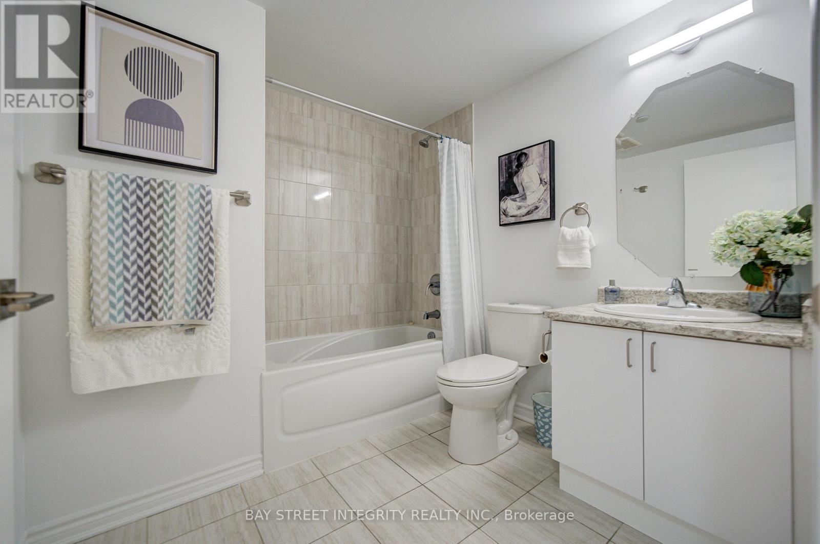 511 - 1 Falaise Road, Toronto, ON - Indoor Photo Showing Bathroom