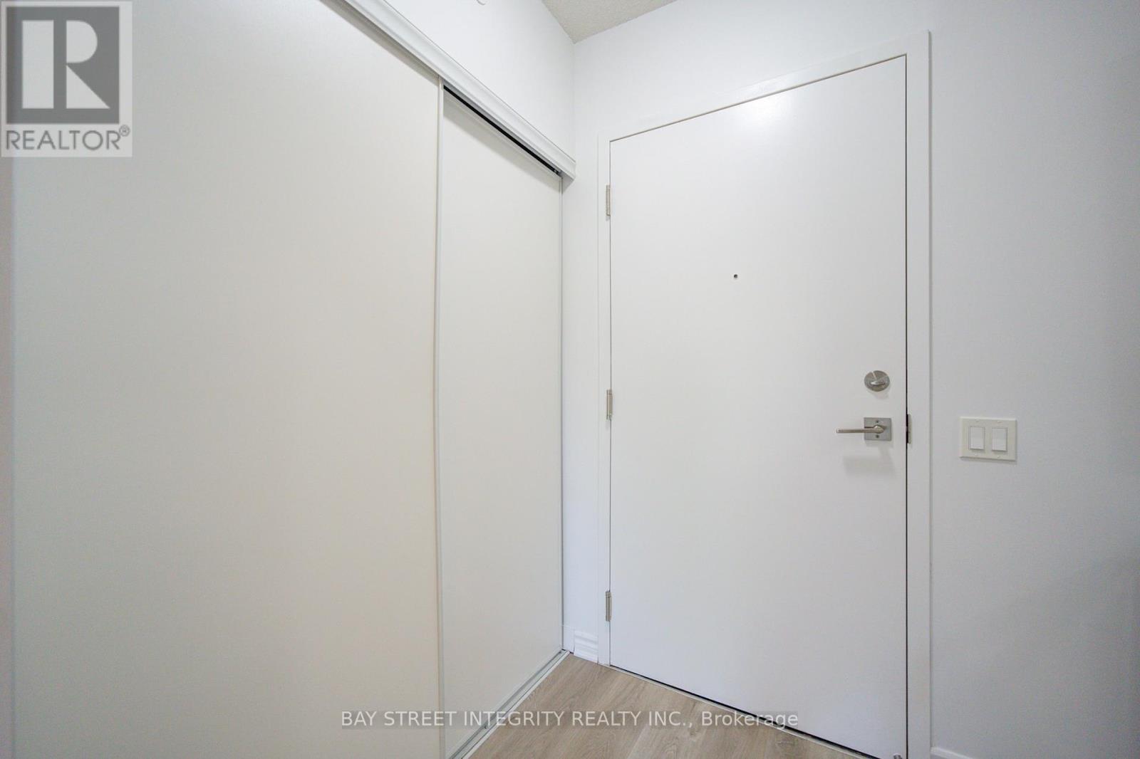 511 - 1 Falaise Road, Toronto, ON - Indoor Photo Showing Other Room