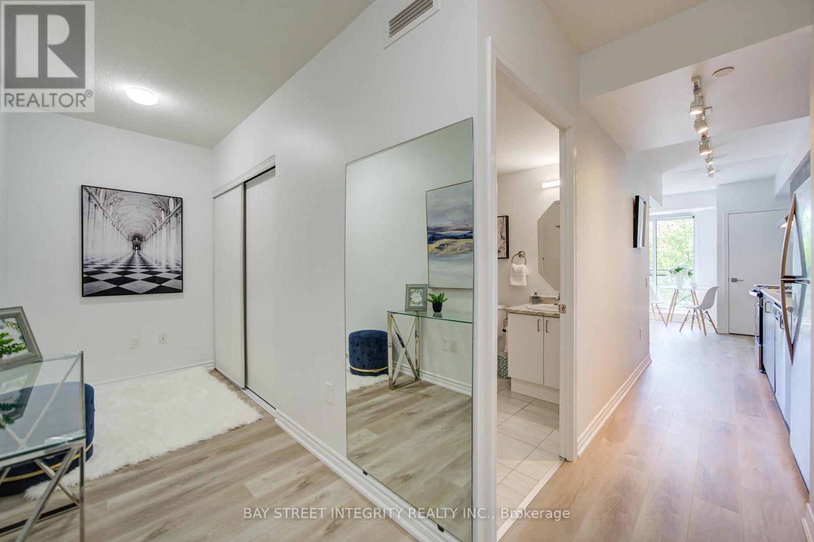 511 - 1 Falaise Road, Toronto, ON - Indoor Photo Showing Other Room
