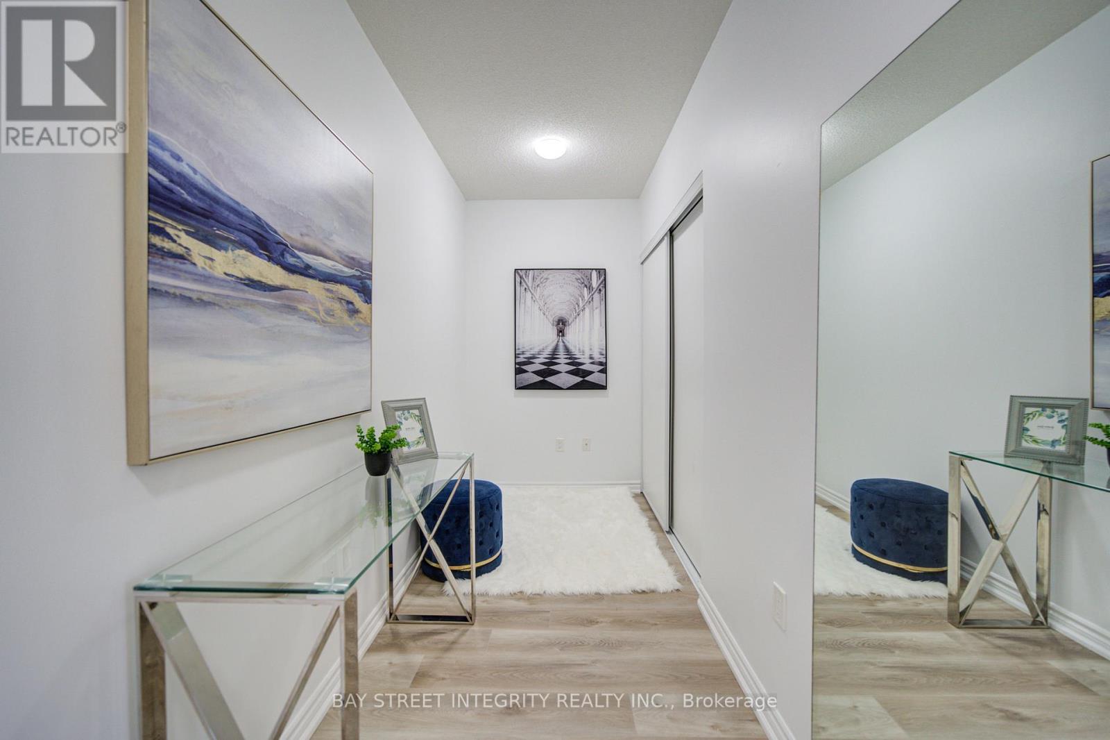 511 - 1 Falaise Road, Toronto, ON - Indoor Photo Showing Other Room