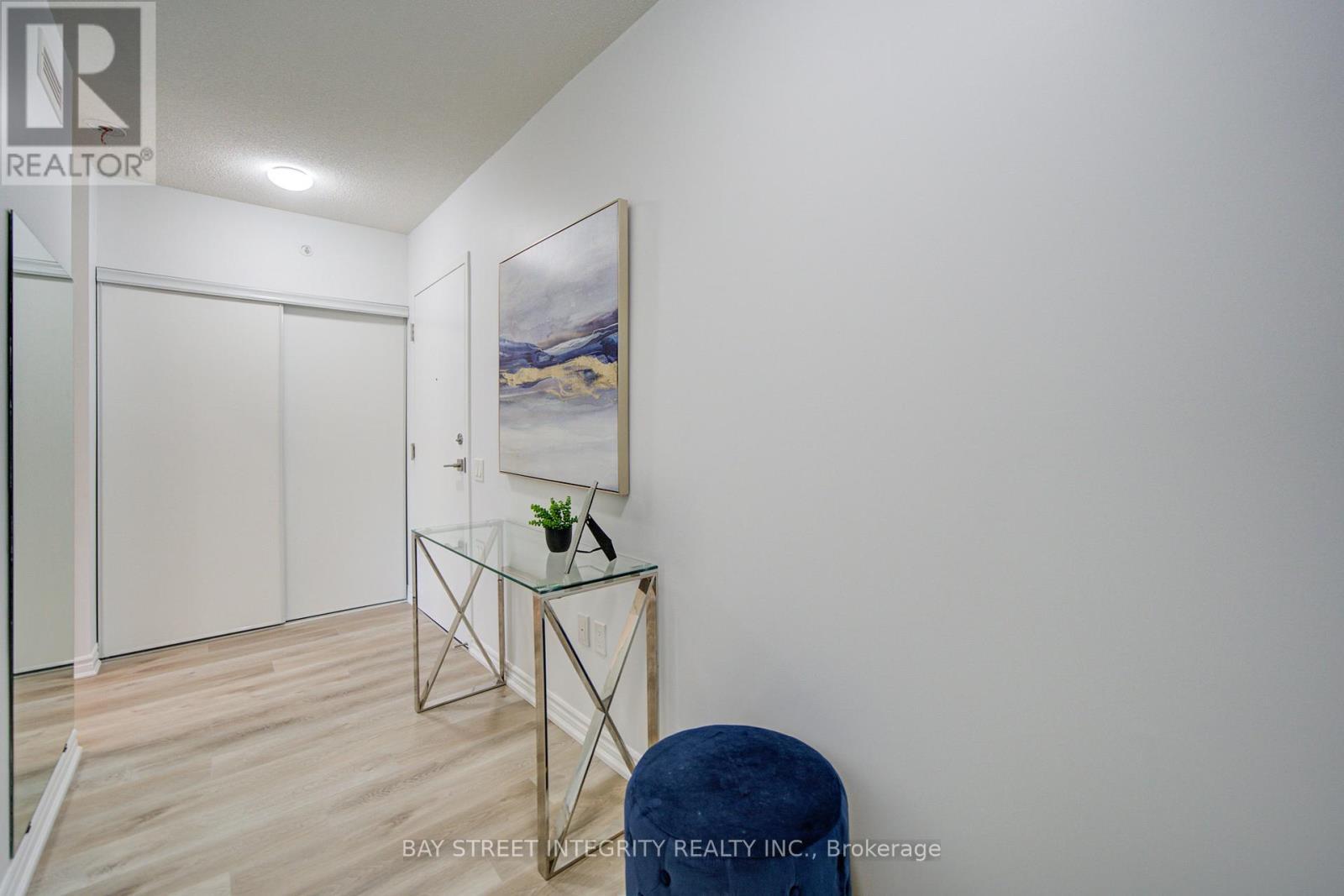 511 - 1 Falaise Road, Toronto, ON - Indoor
