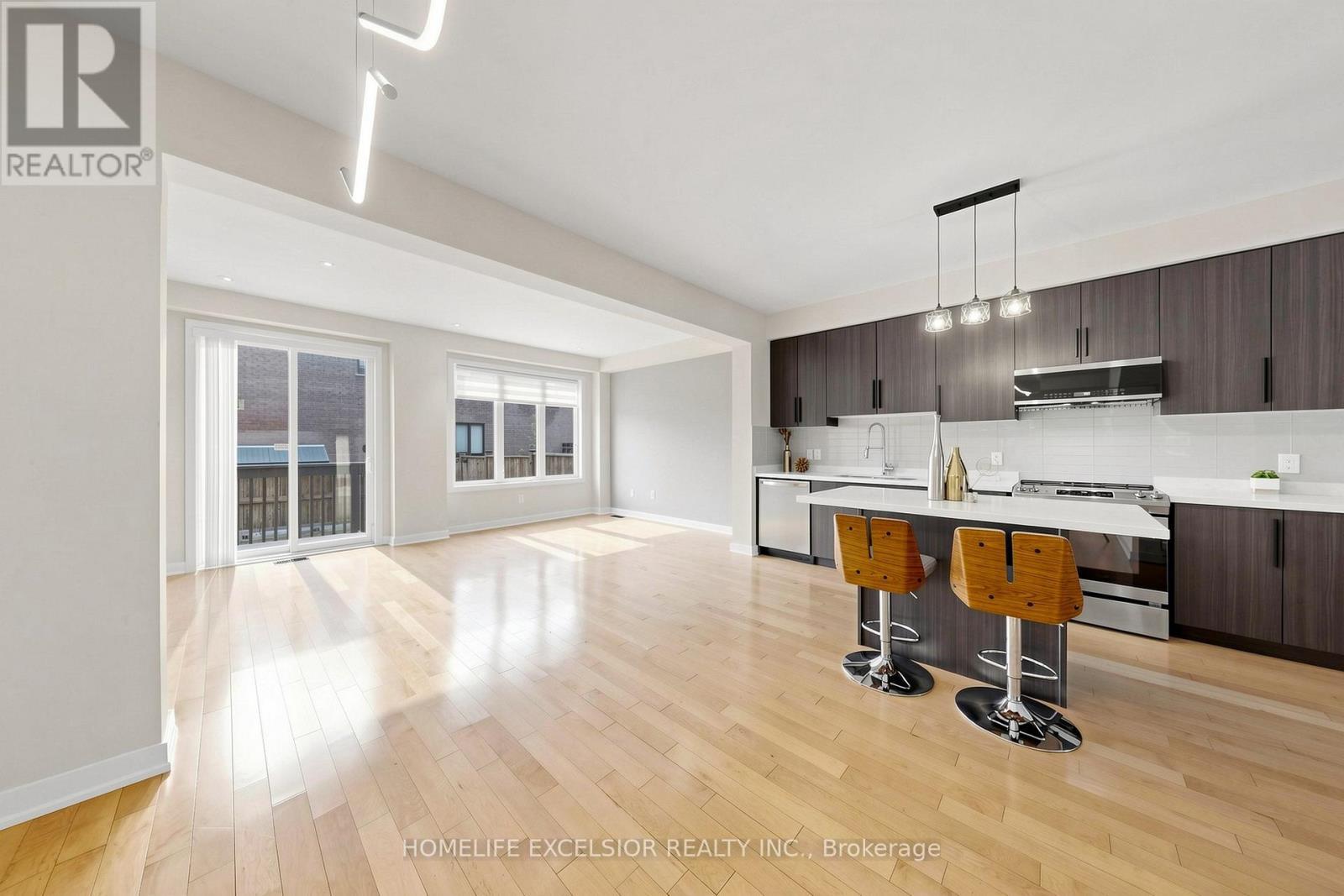 104 Dariole Drive, Richmond Hill, ON - Indoor Photo Showing Kitchen