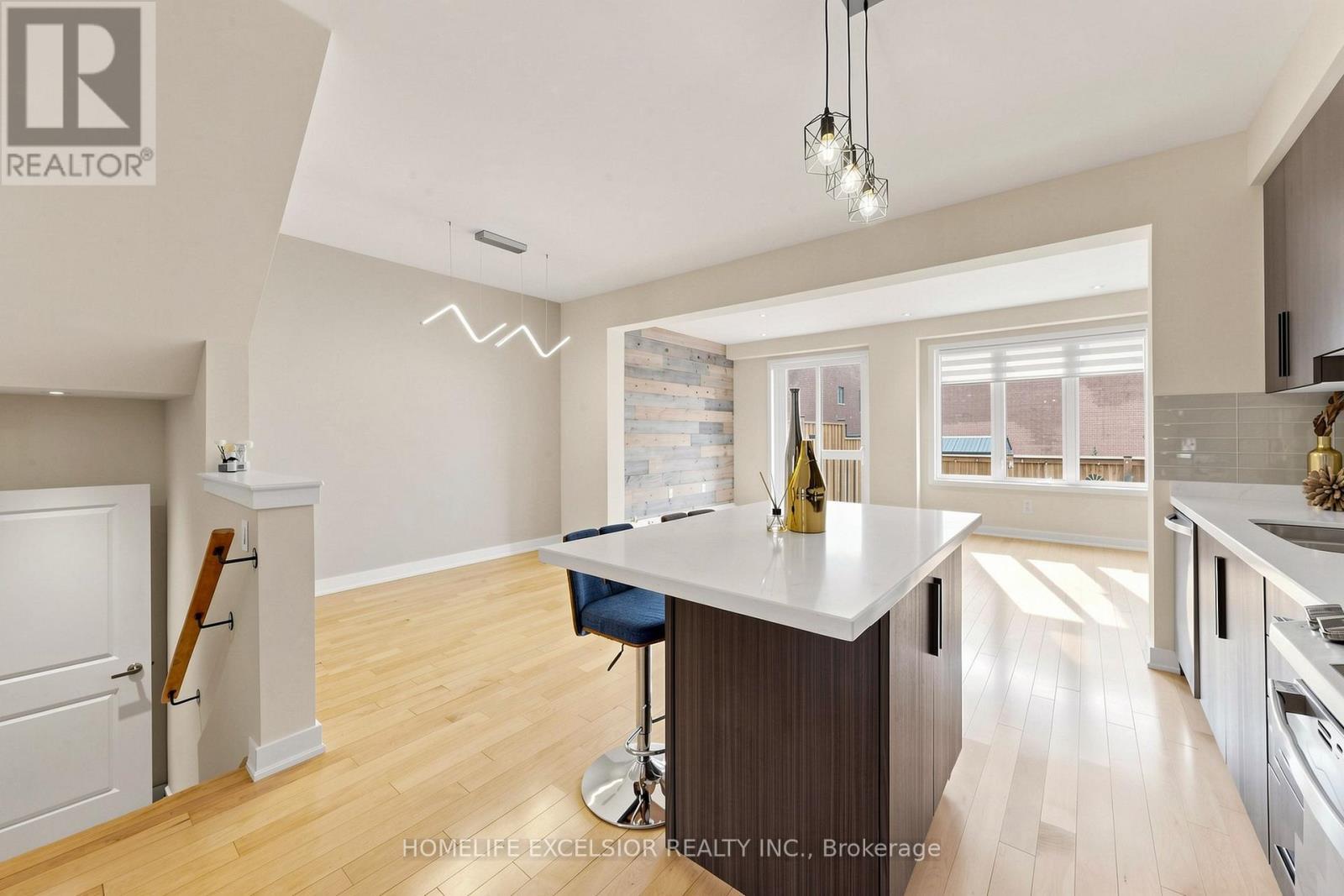 104 Dariole Drive, Richmond Hill, ON - Indoor Photo Showing Kitchen