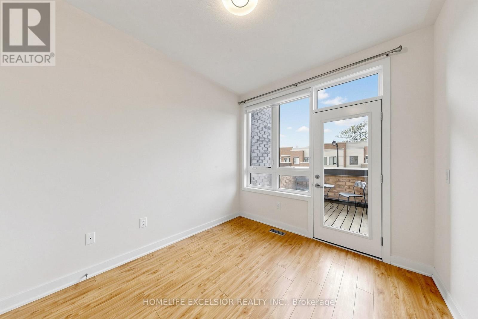 104 Dariole Drive, Richmond Hill, ON - Indoor Photo Showing Other Room