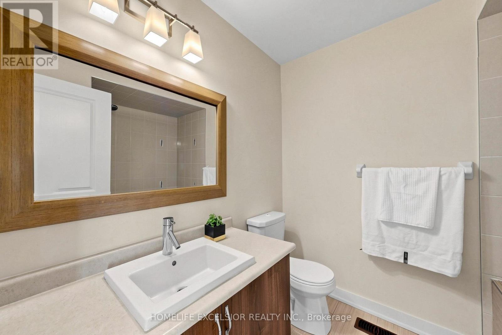 104 Dariole Drive, Richmond Hill, ON - Indoor Photo Showing Bathroom