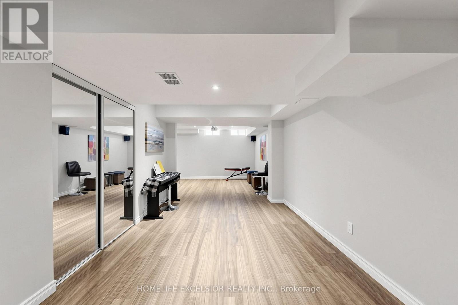 104 Dariole Drive, Richmond Hill, ON - Indoor Photo Showing Other Room