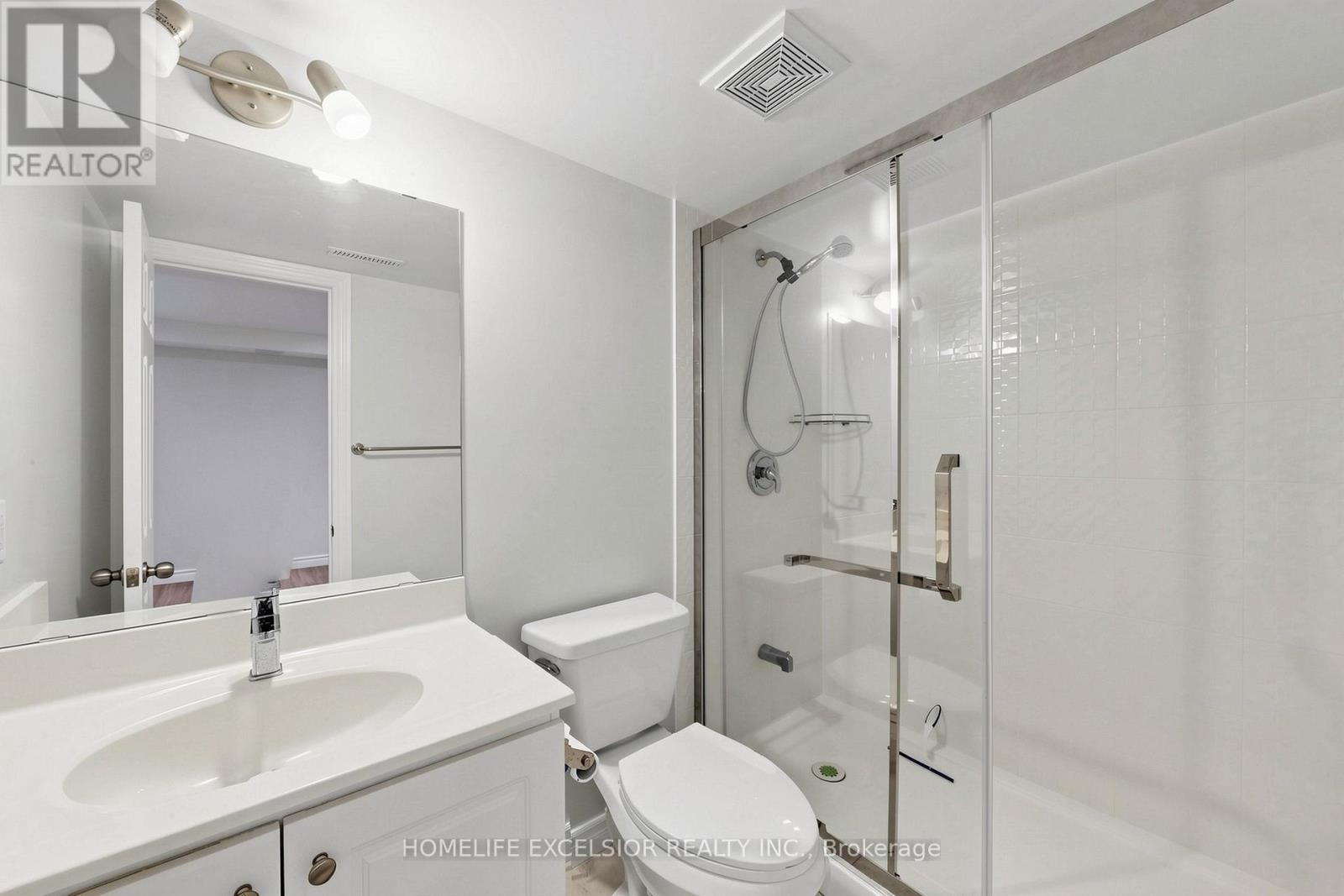 104 Dariole Drive, Richmond Hill, ON - Indoor Photo Showing Bathroom