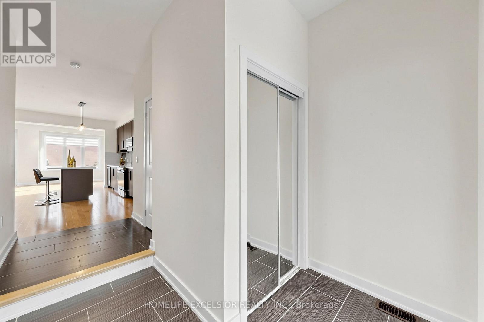 104 Dariole Drive, Richmond Hill, ON - Indoor Photo Showing Other Room