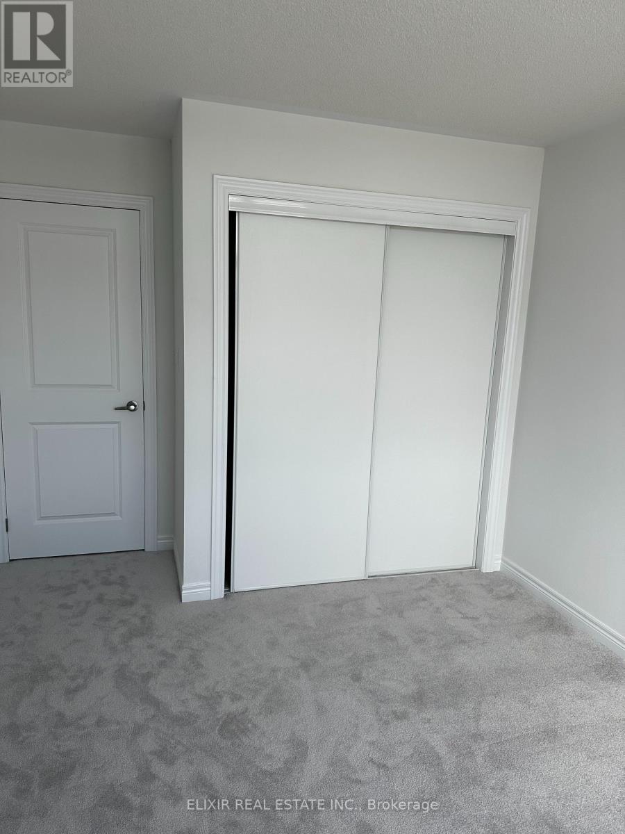 141 Fenchurch Manor, Barrie, ON - Indoor Photo Showing Other Room