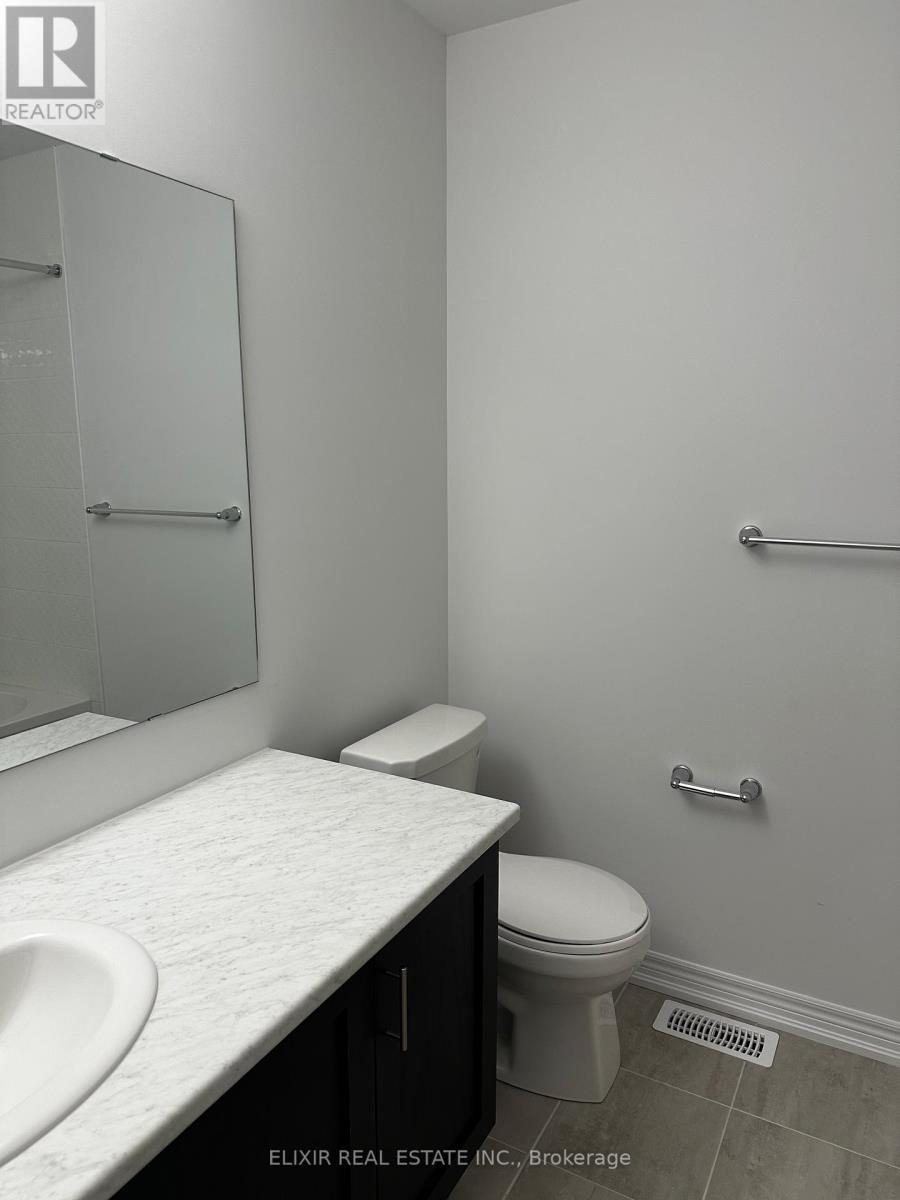 141 Fenchurch Manor, Barrie, ON - Indoor Photo Showing Bathroom