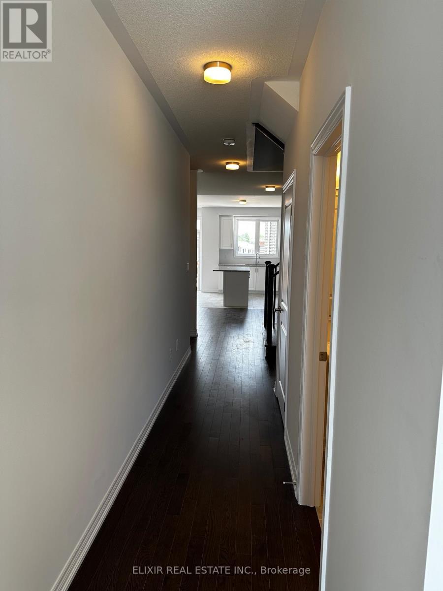 141 Fenchurch Manor, Barrie, ON - Indoor Photo Showing Other Room
