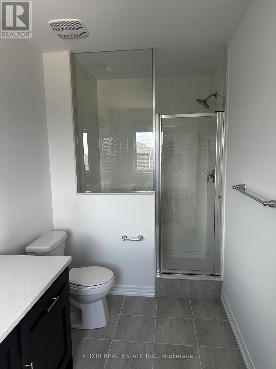 141 Fenchurch Manor, Barrie, ON - Indoor Photo Showing Bathroom