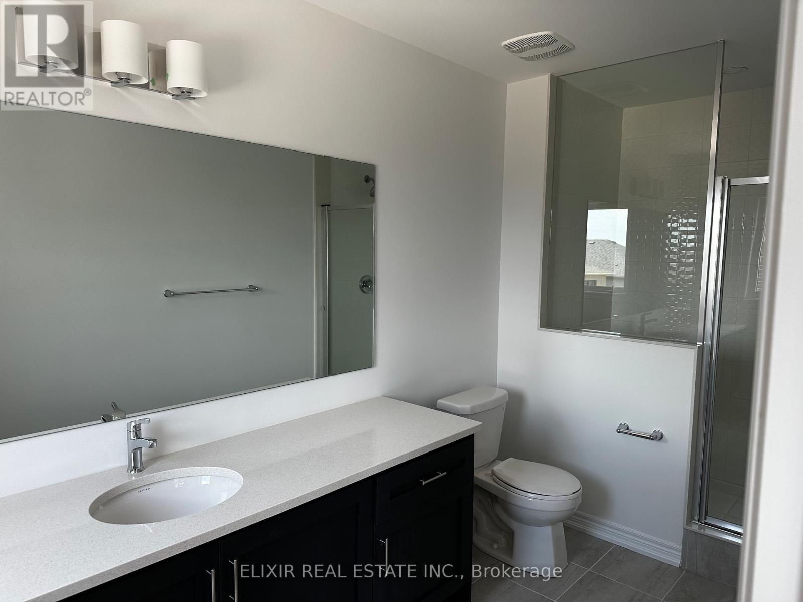 141 Fenchurch Manor, Barrie, ON - Indoor Photo Showing Bathroom