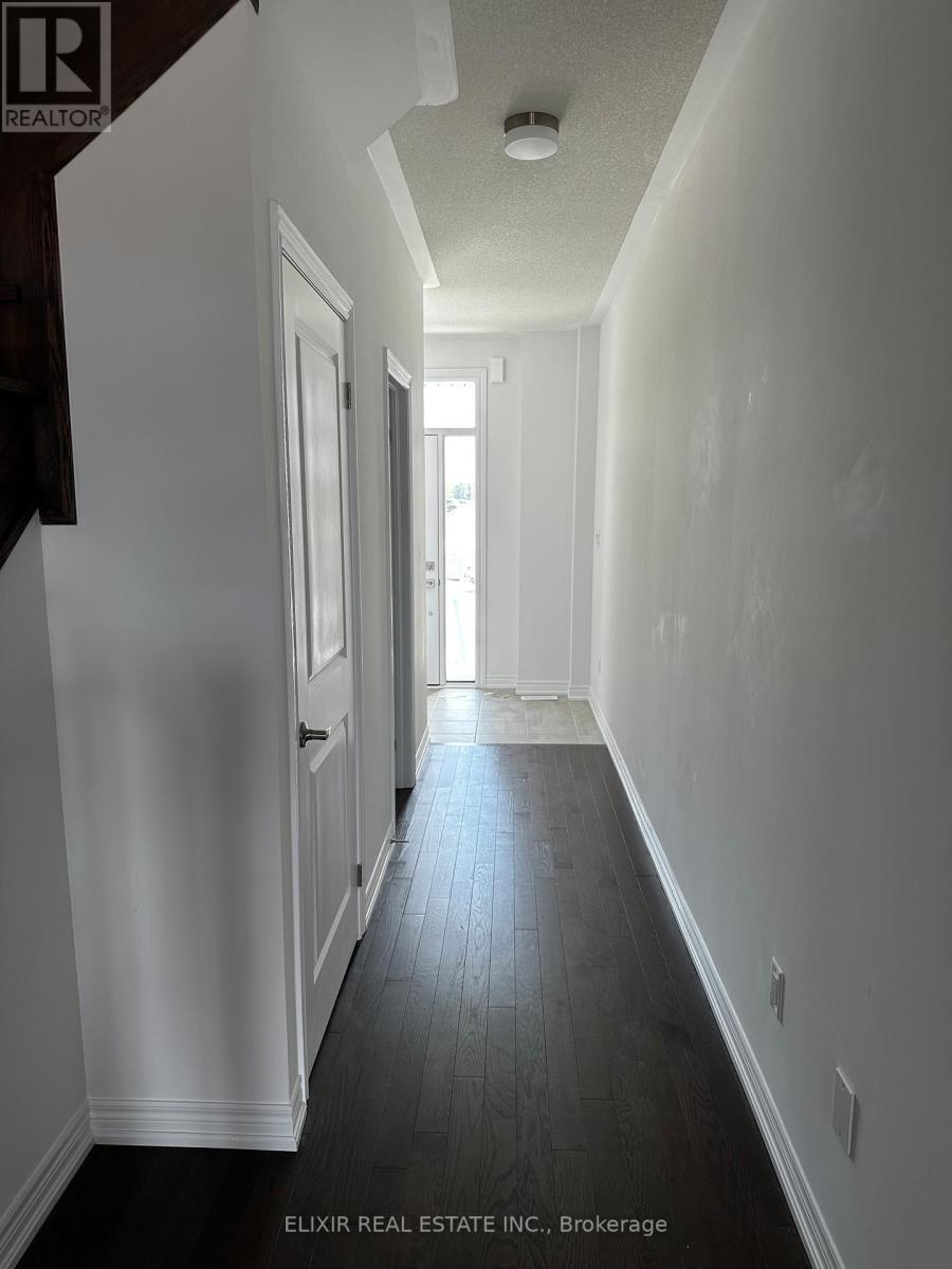 141 Fenchurch Manor, Barrie, ON - Indoor Photo Showing Other Room
