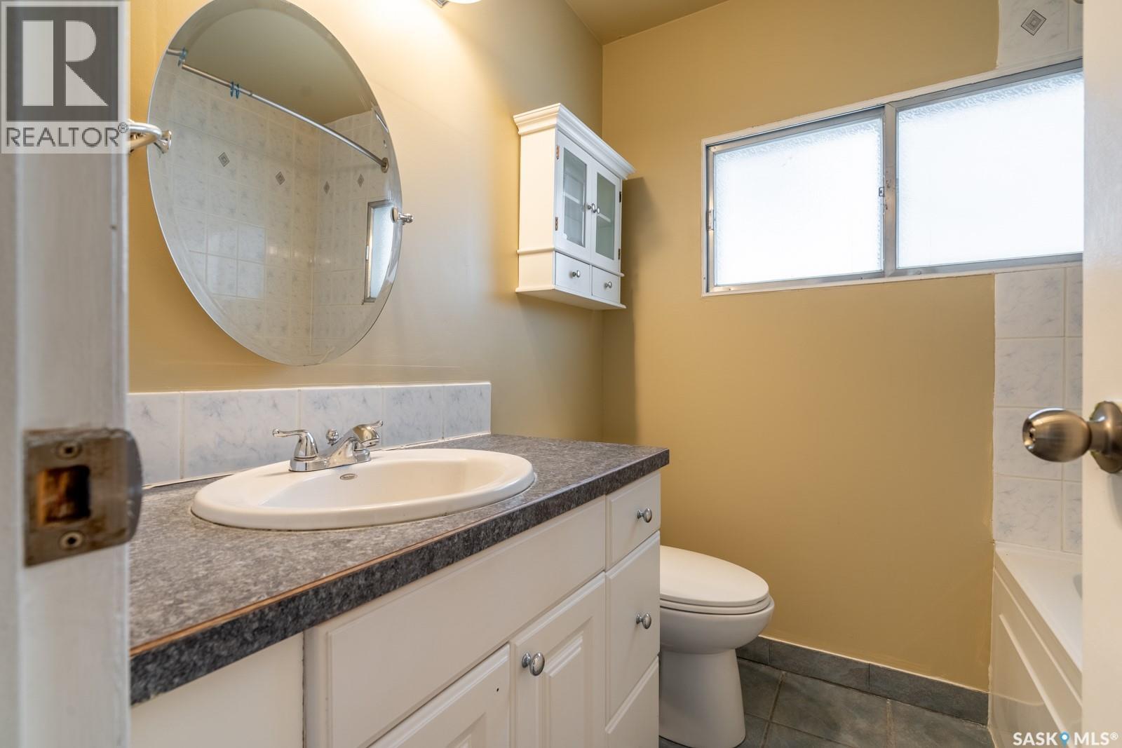 1840 Quebec Street, Regina, SK - Indoor Photo Showing Bathroom