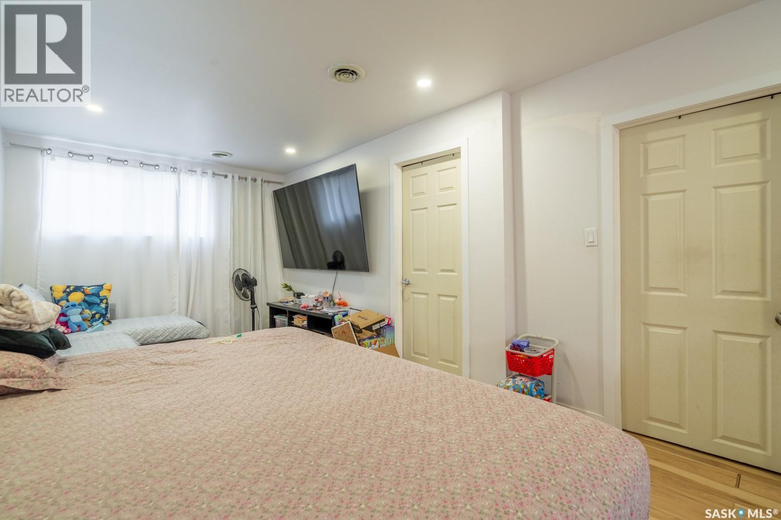 1840 Quebec Street, Regina, SK - Indoor Photo Showing Bedroom