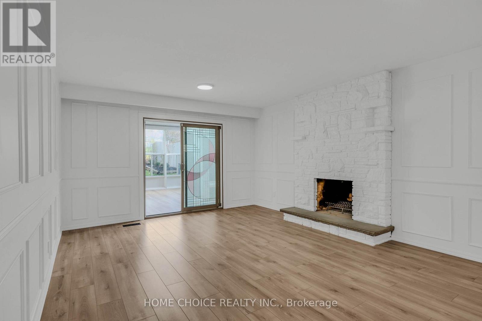 43 Golfwood Heights E, Toronto, ON - Indoor With Fireplace