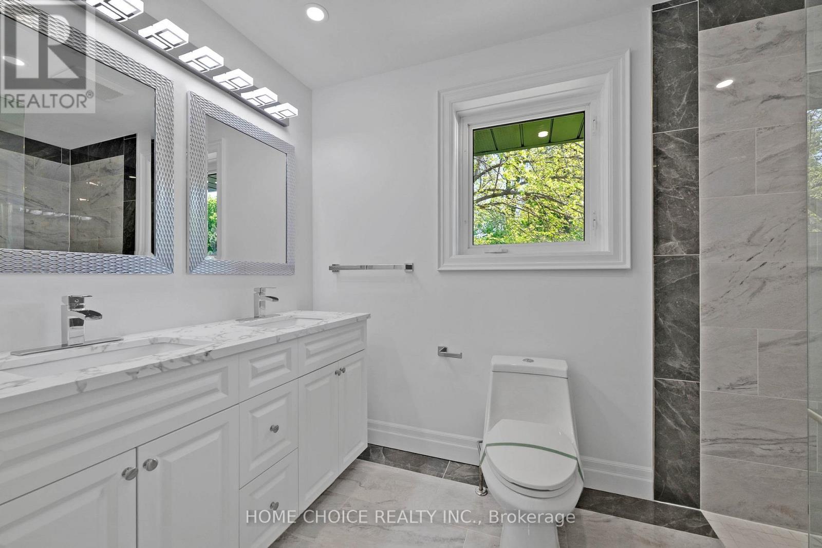 43 Golfwood Heights E, Toronto, ON - Indoor Photo Showing Bathroom