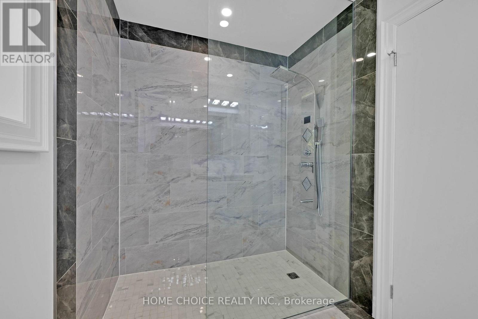 43 Golfwood Heights E, Toronto, ON - Indoor Photo Showing Bathroom