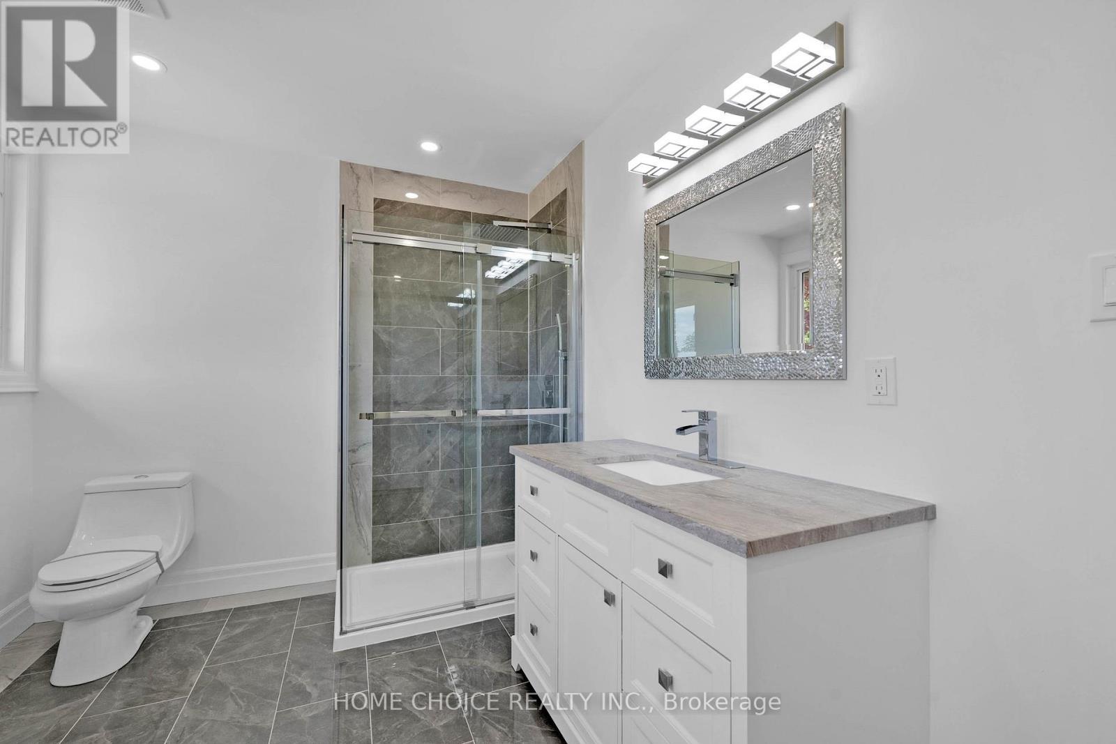 43 Golfwood Heights E, Toronto, ON - Indoor Photo Showing Bathroom
