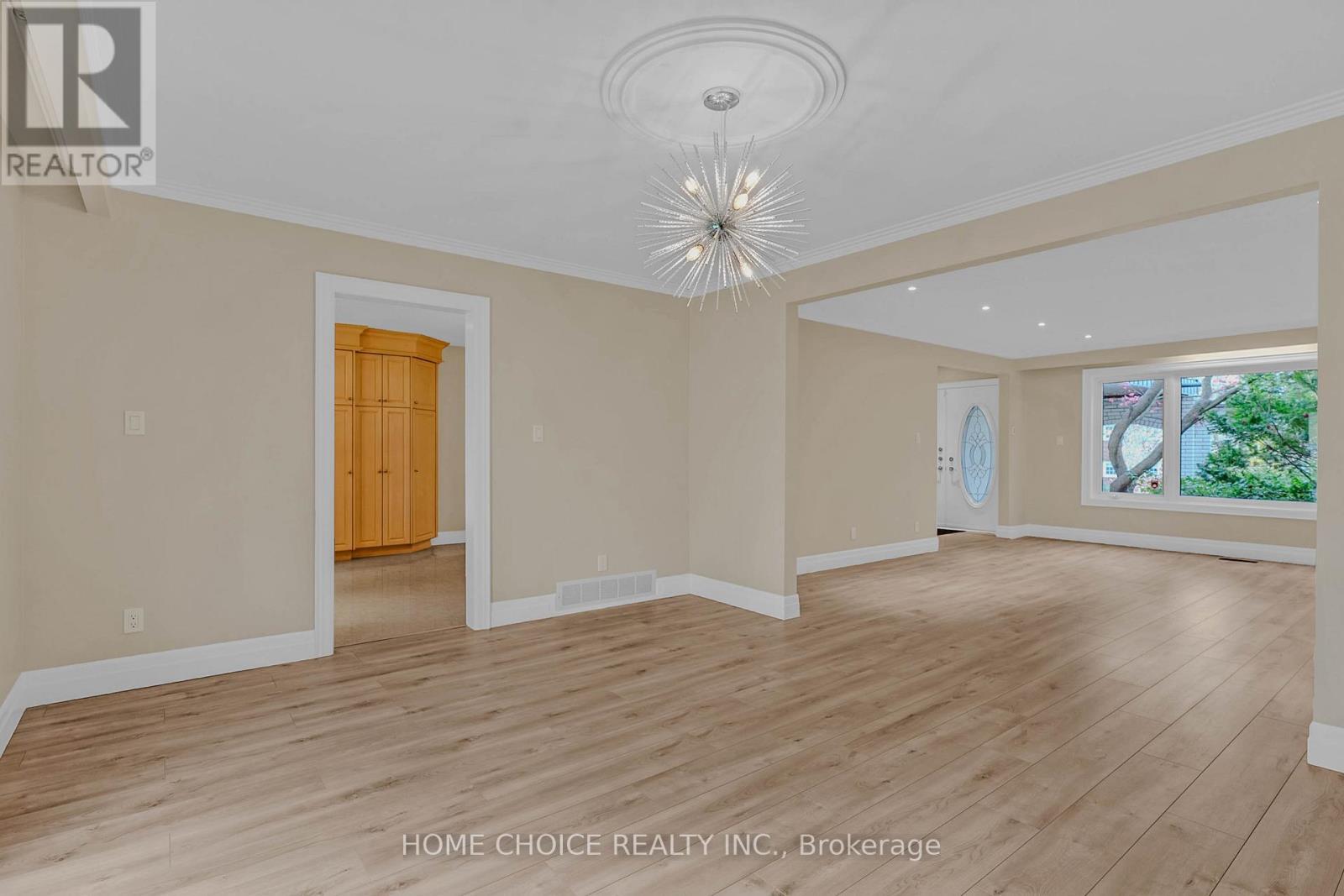 43 Golfwood Heights E, Toronto, ON - Indoor Photo Showing Other Room