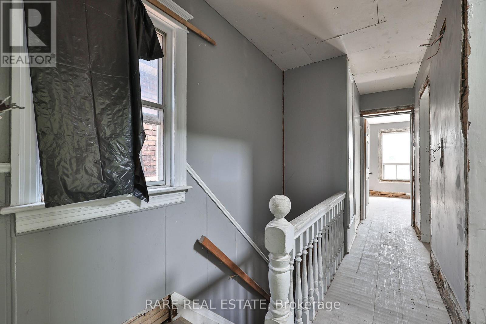 21 Chestnut Avenue, Hamilton, ON - Indoor Photo Showing Other Room