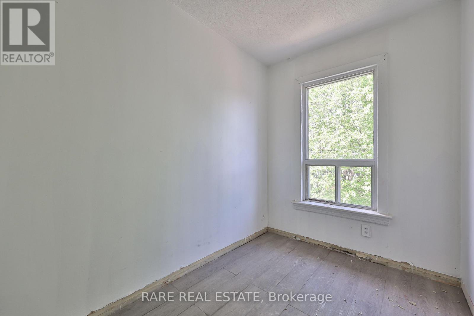 21 Chestnut Avenue, Hamilton, ON - Indoor Photo Showing Other Room