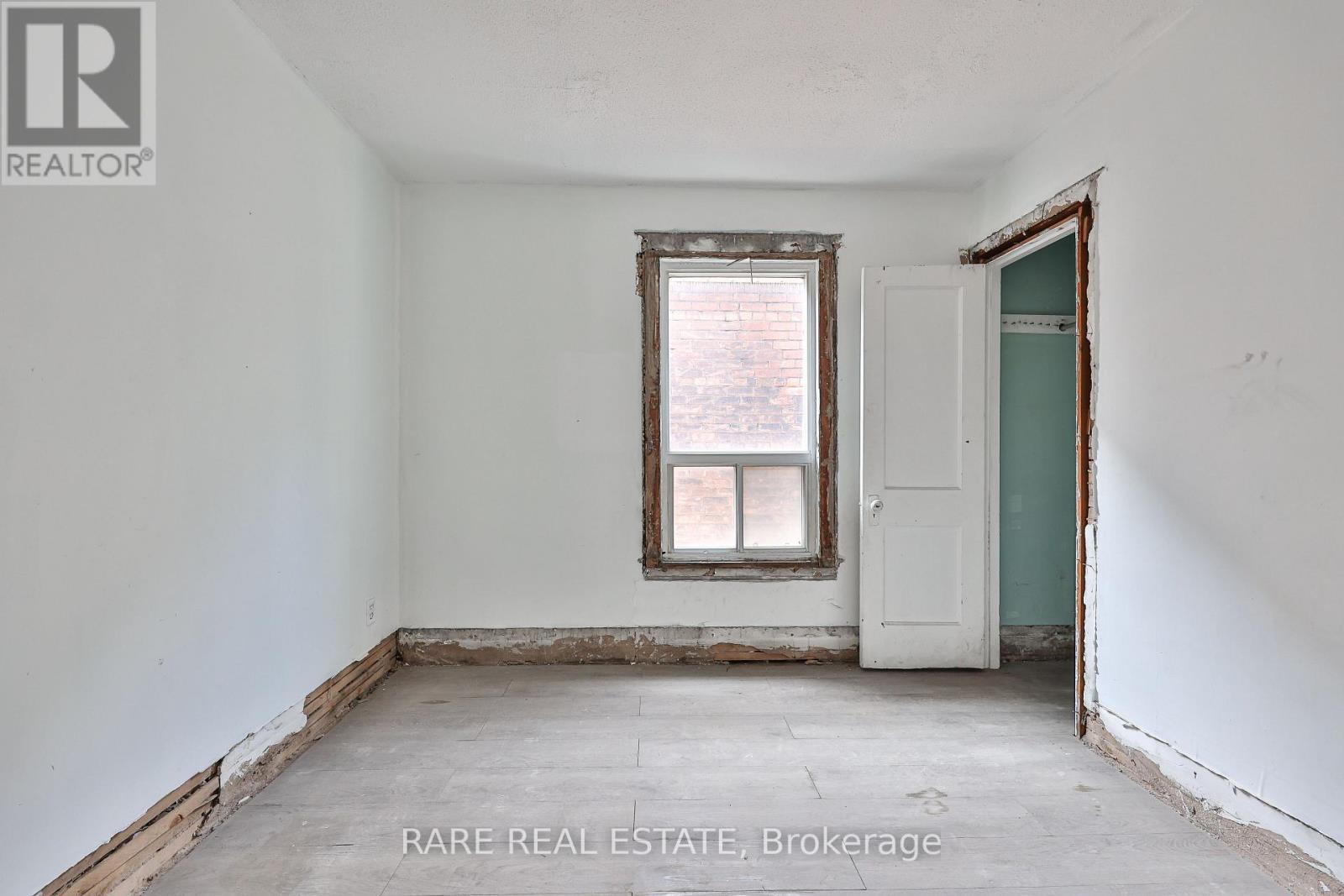 21 Chestnut Avenue, Hamilton, ON - Indoor Photo Showing Other Room