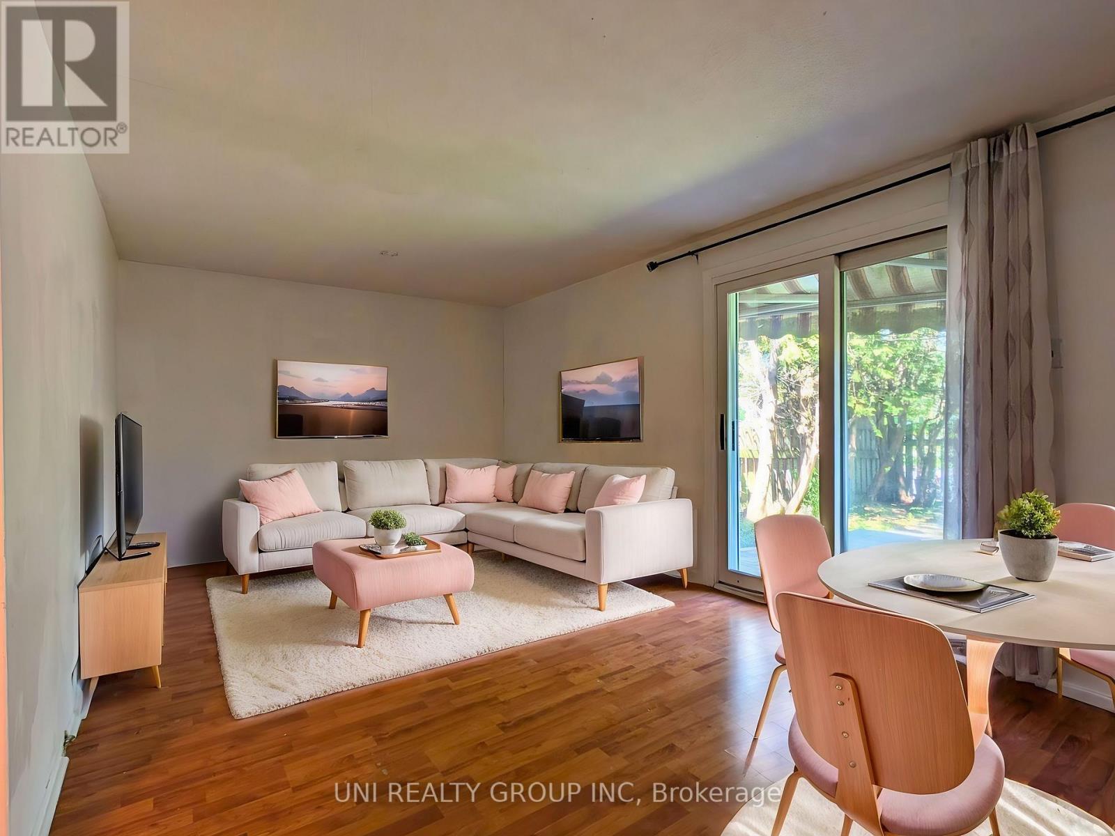 G - 1460 Heatherington Road, Ottawa, ON - Indoor Photo Showing Living Room