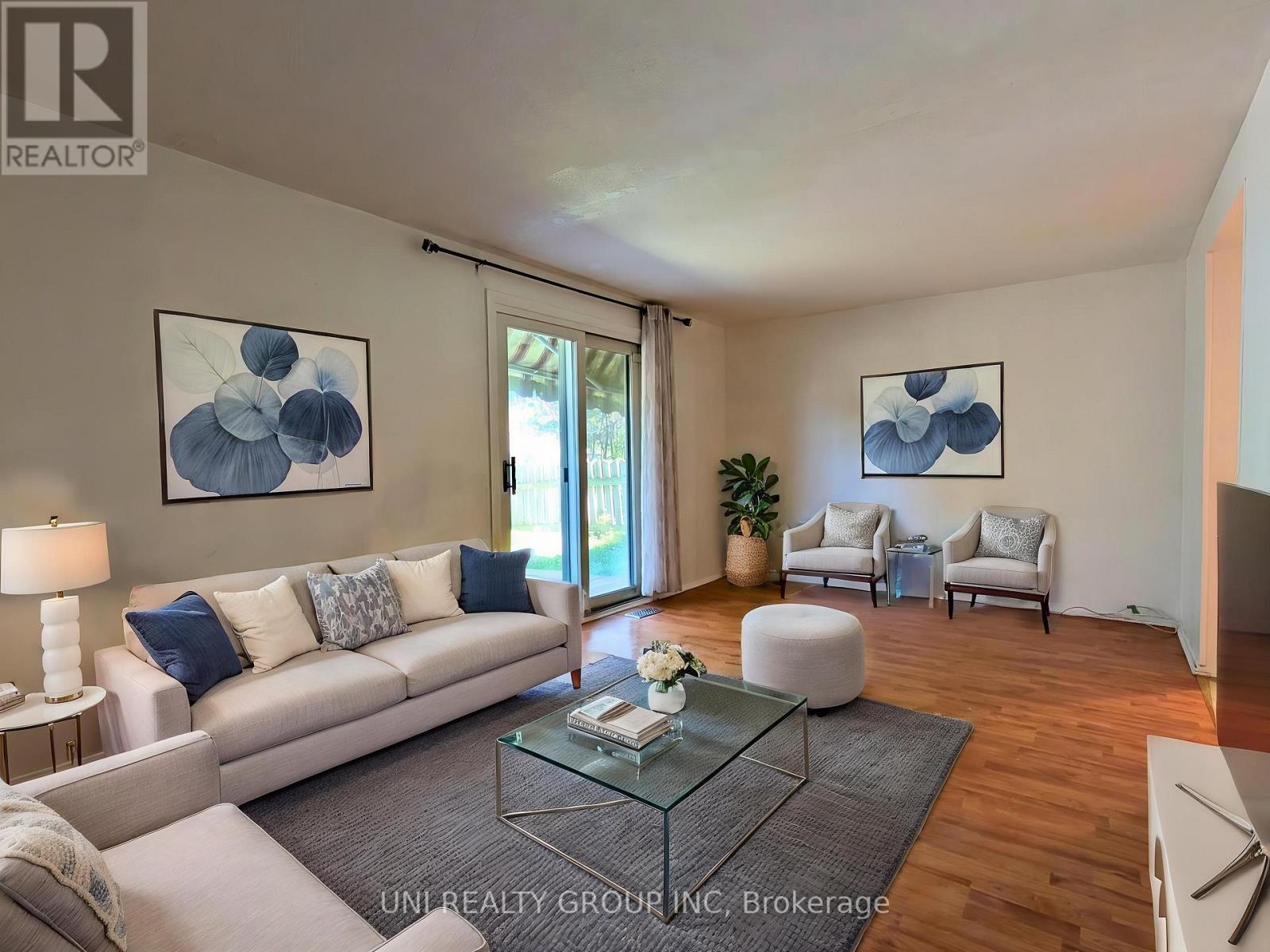 G - 1460 Heatherington Road, Ottawa, ON - Indoor Photo Showing Living Room