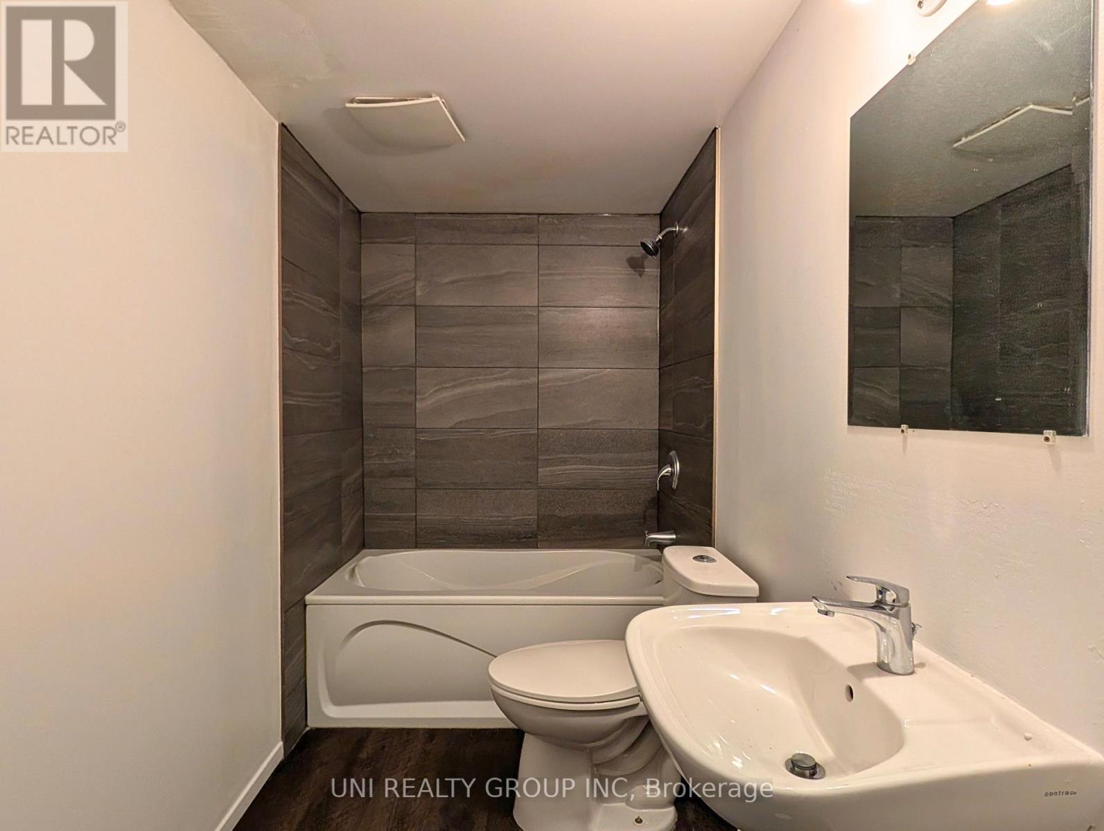 G - 1460 Heatherington Road, Ottawa, ON - Indoor Photo Showing Bathroom