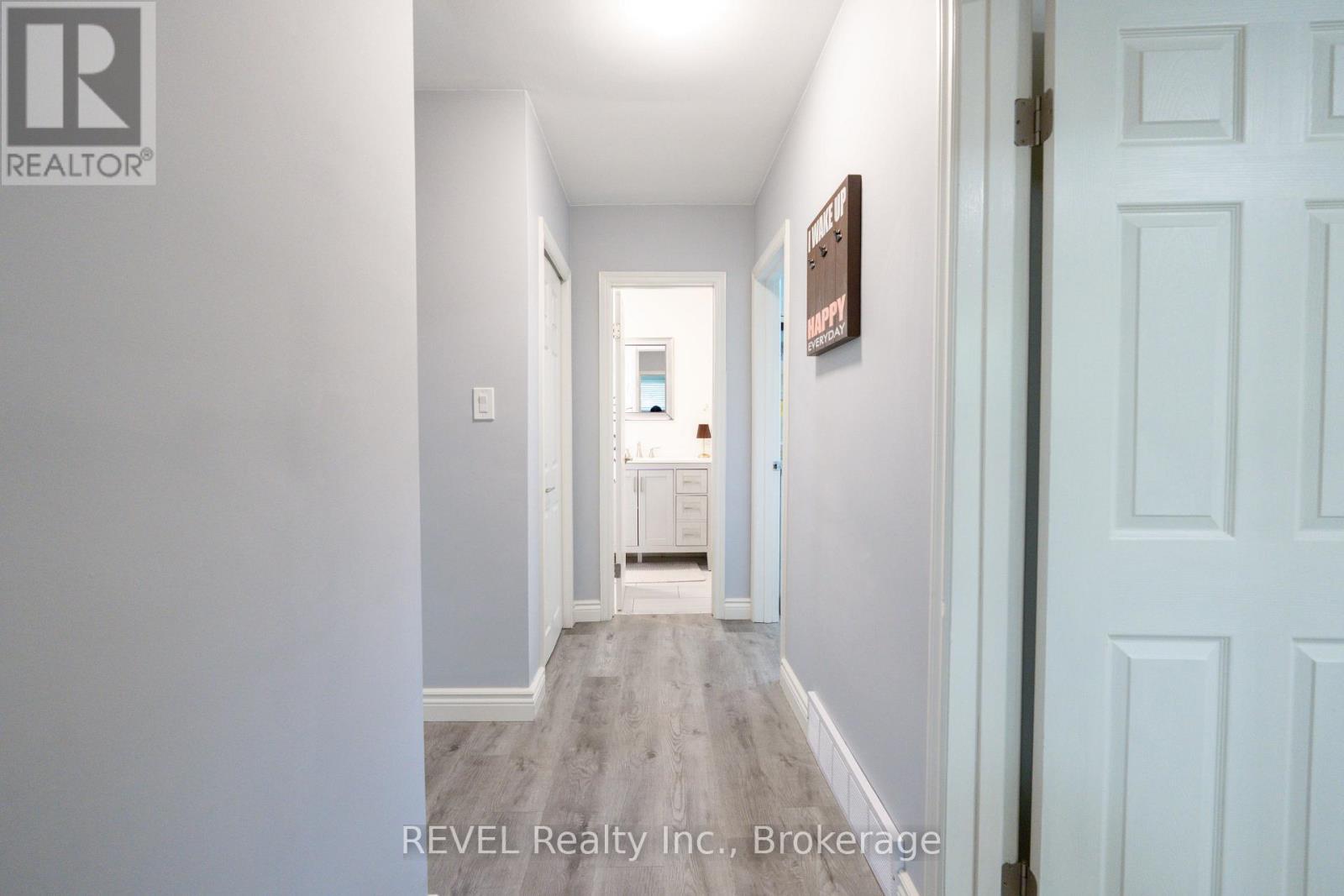 4480 Queensway Gardens, Niagara Falls (Morrison), ON - Indoor Photo Showing Other Room