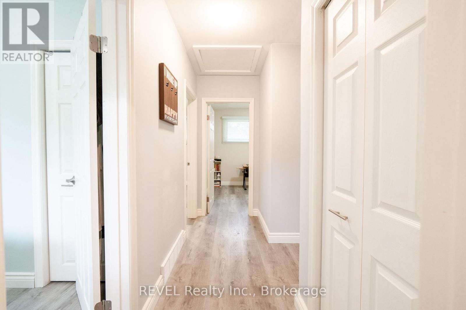 4480 Queensway Gardens, Niagara Falls (Morrison), ON - Indoor Photo Showing Other Room