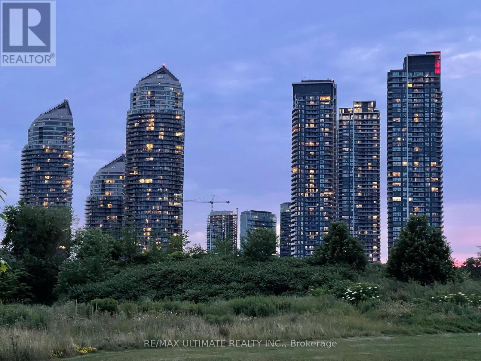6206 - 30 Shore Breeze Drive, Toronto, ON - Outdoor With Facade