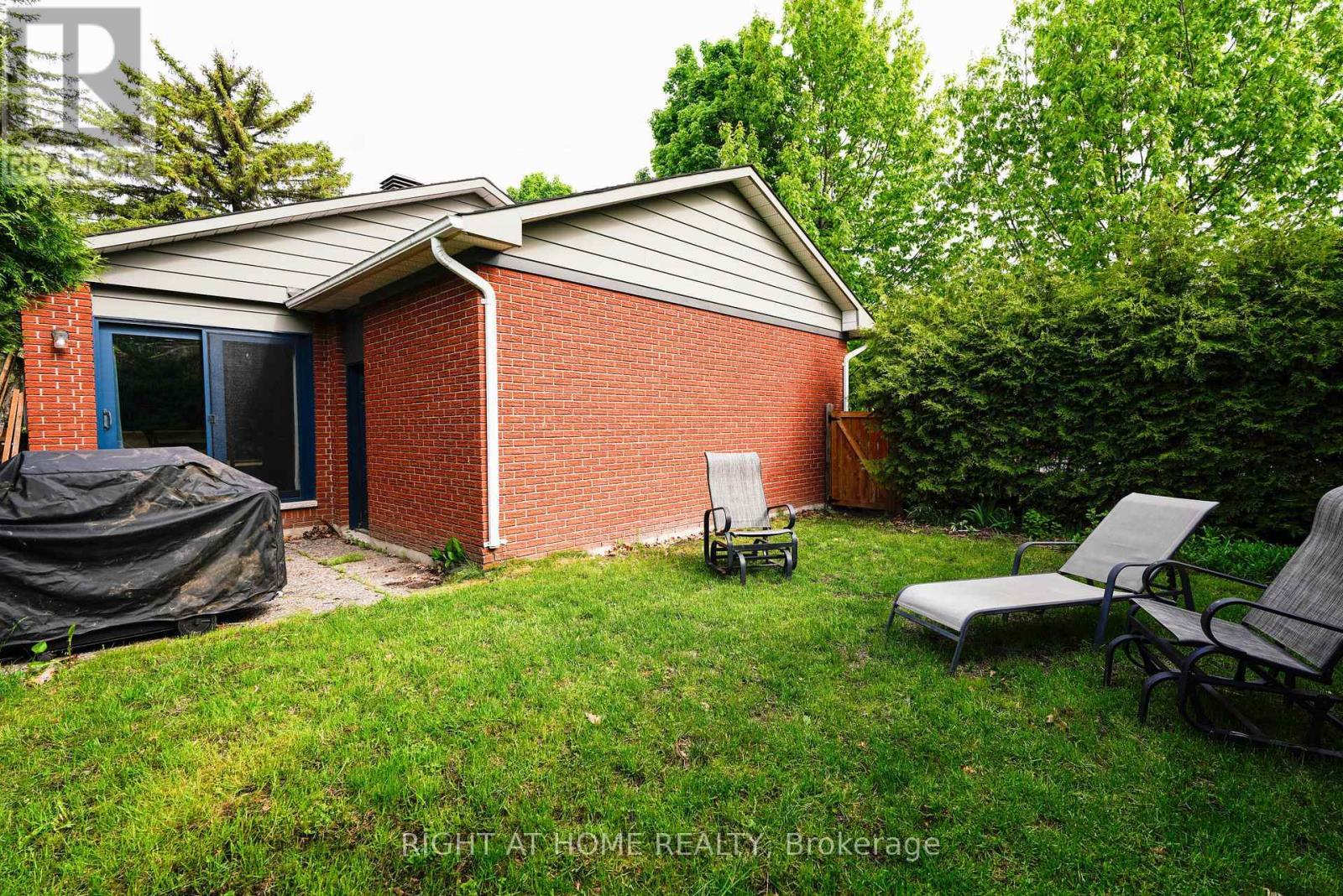 3 Pommel Crescent, Ottawa, ON