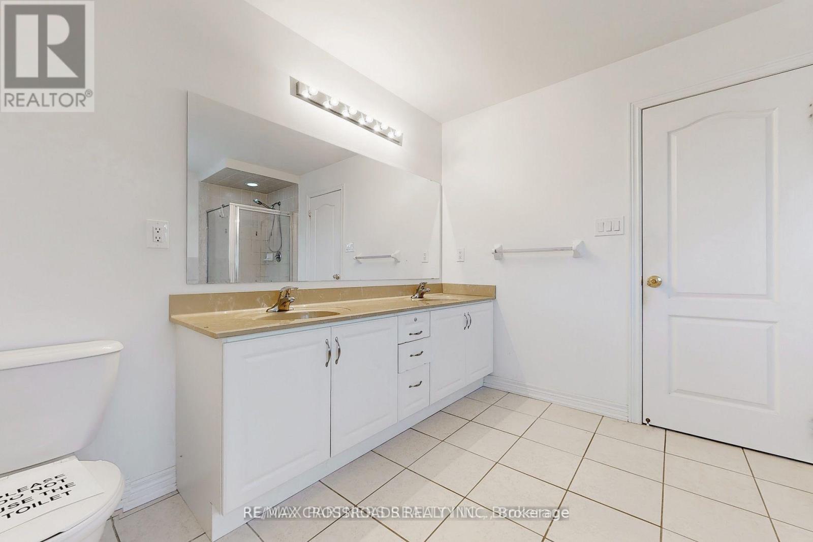 6 pieces ensuite washroom - 73 Eakin Mill Road, Markham, ON - Indoor Photo Showing Bathroom