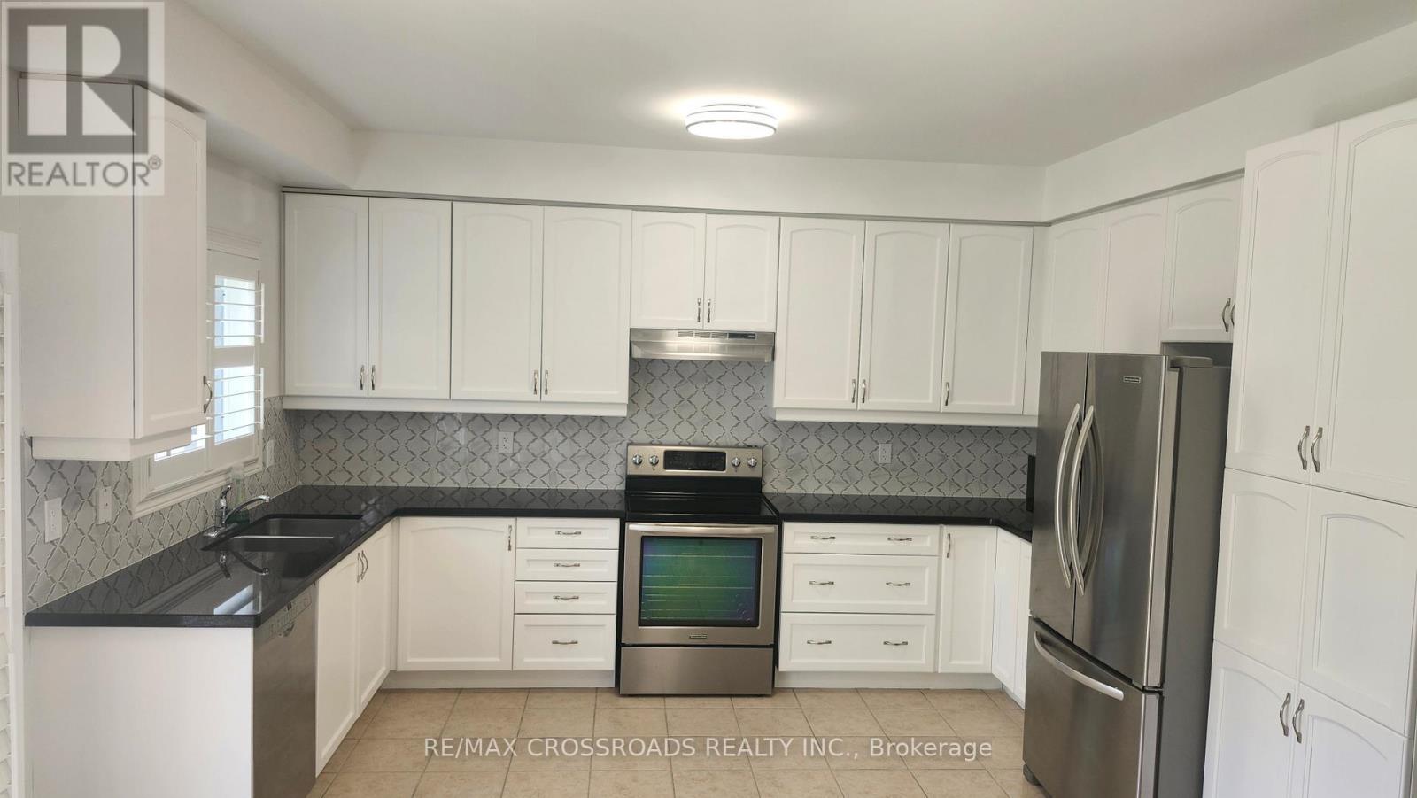 73 Eakin Mill Road, Markham, ON - Indoor Photo Showing Kitchen With Double Sink With Upgraded Kitchen