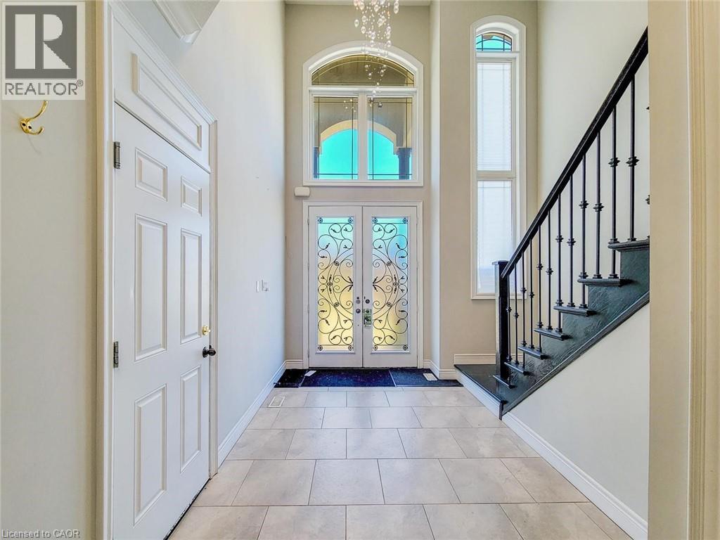 7 Chardonnay Street, Hamilton, ON - Indoor Photo Showing Other Room