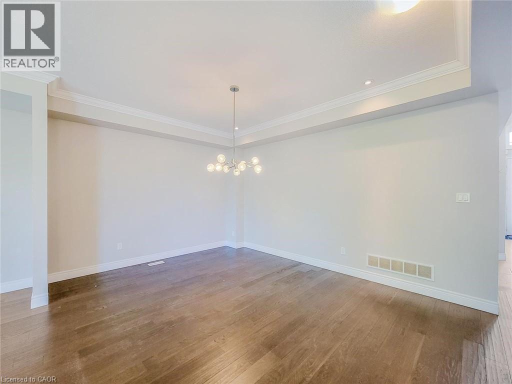 7 Chardonnay Street, Hamilton, ON - Indoor Photo Showing Other Room