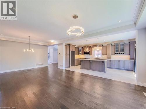 7 Chardonnay Street, Hamilton, ON - Indoor Photo Showing Kitchen