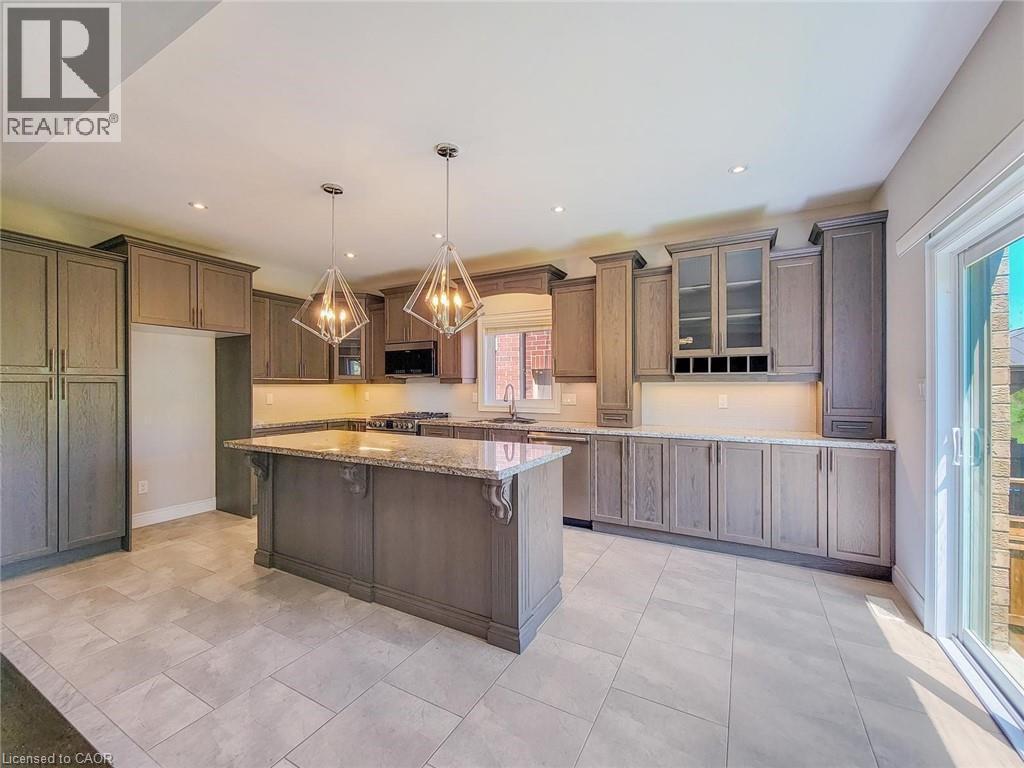 7 Chardonnay Street, Hamilton, ON - Indoor Photo Showing Kitchen