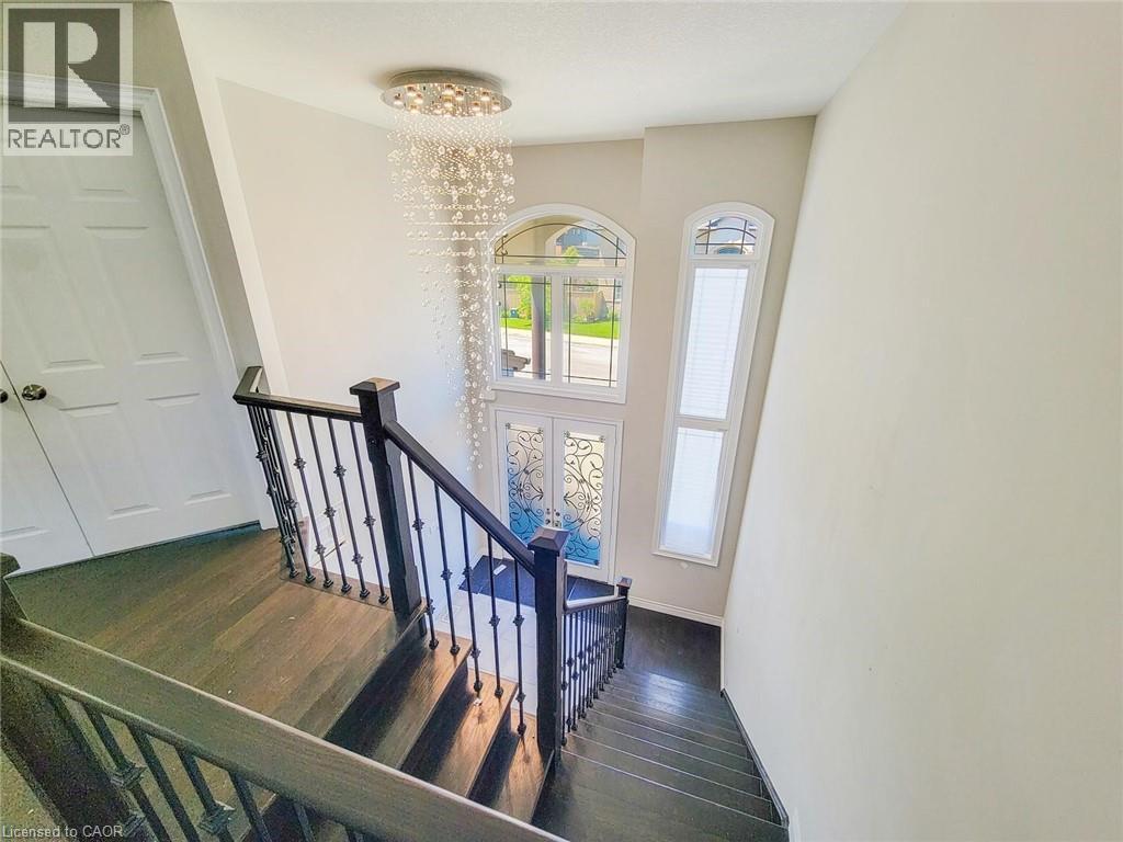 7 Chardonnay Street, Hamilton, ON - Indoor Photo Showing Other Room
