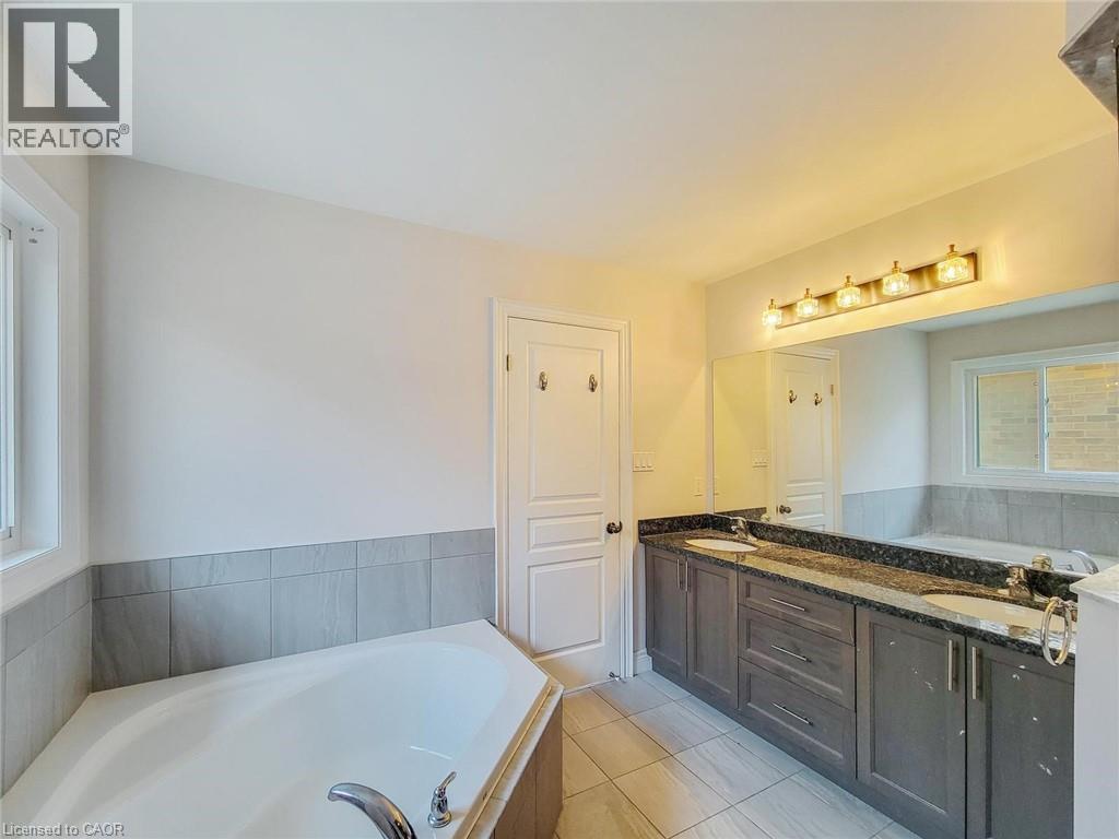 7 Chardonnay Street, Hamilton, ON - Indoor Photo Showing Bathroom
