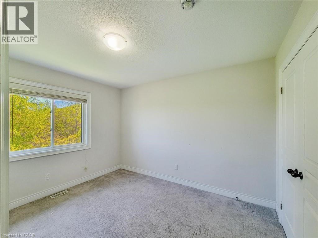 7 Chardonnay Street, Hamilton, ON - Indoor Photo Showing Other Room
