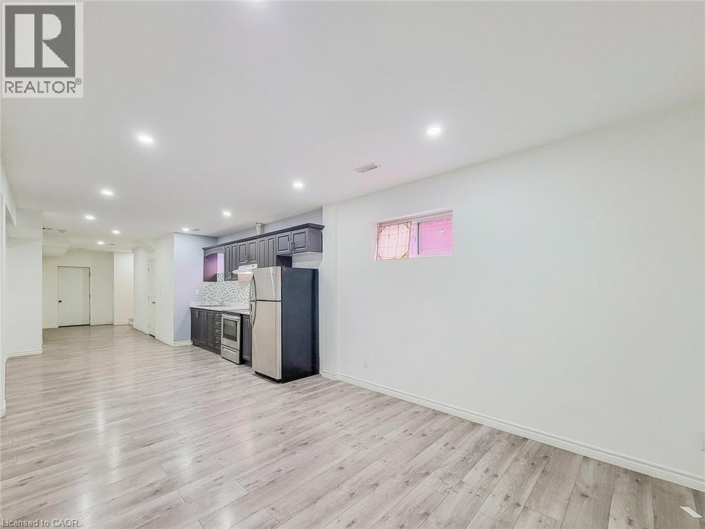 7 Chardonnay Street, Hamilton, ON - Indoor