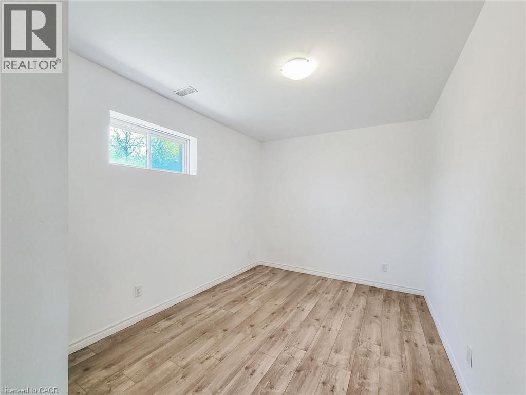 7 Chardonnay Street, Hamilton, ON - Indoor Photo Showing Other Room