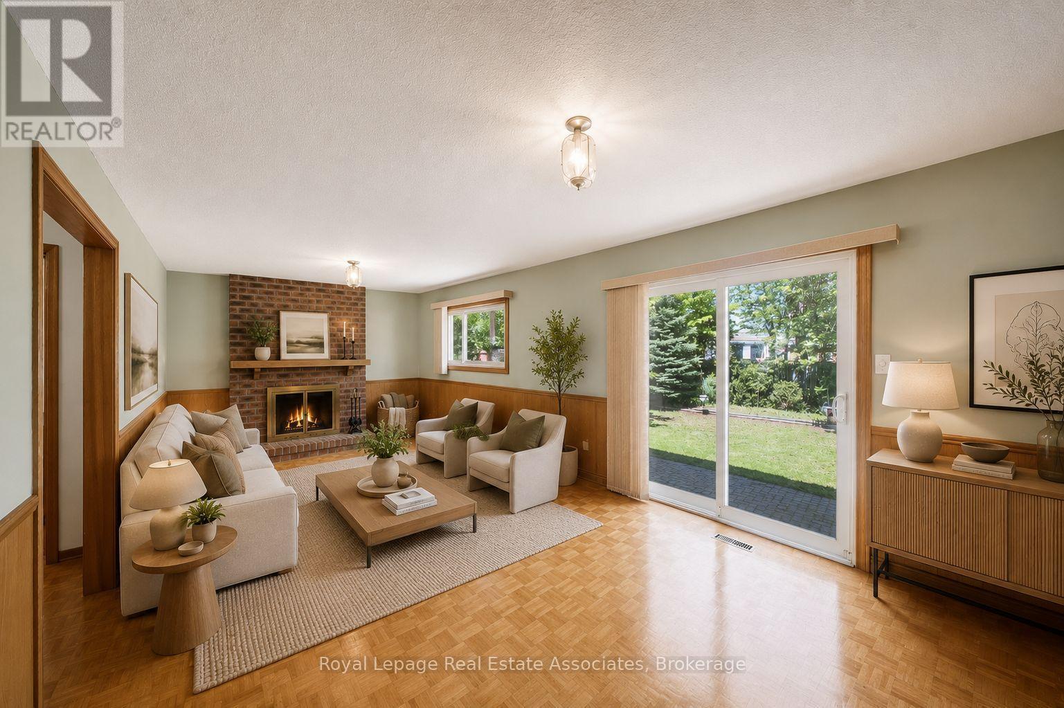 4084 Longo Circle, Mississauga, ON - Indoor Photo Showing Living Room With Fireplace
