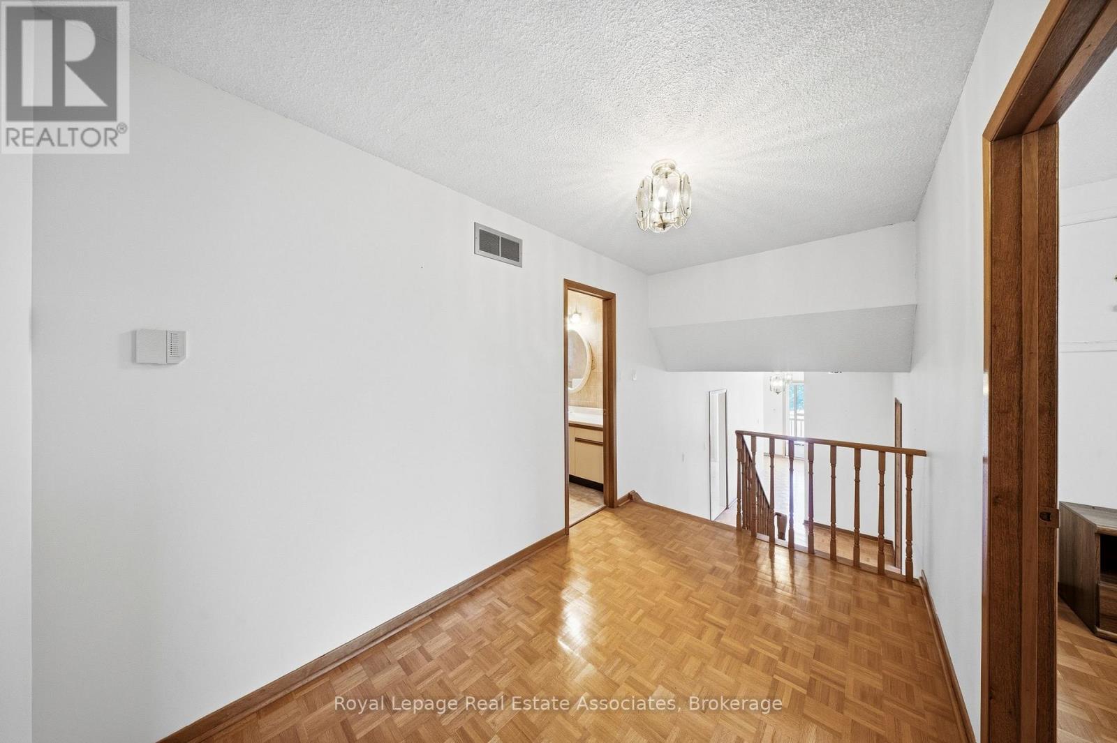 4084 Longo Circle, Mississauga, ON - Indoor Photo Showing Other Room