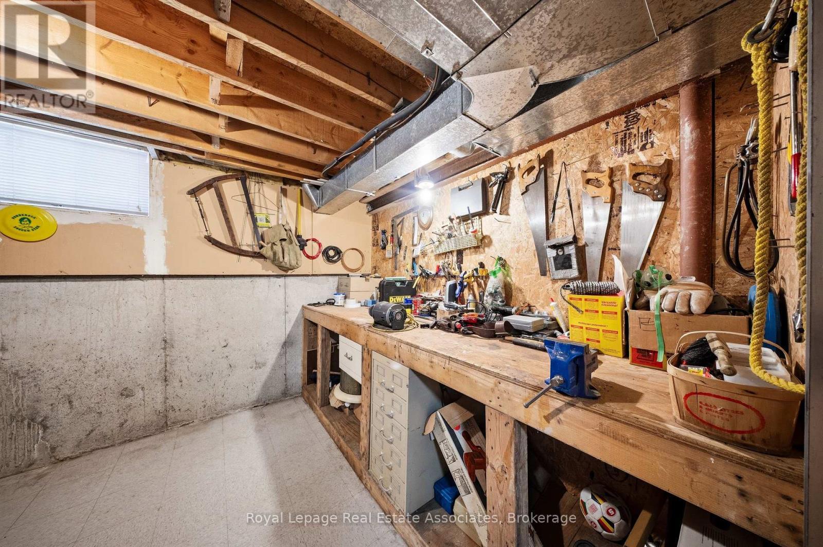 4084 Longo Circle, Mississauga, ON - Indoor Photo Showing Basement