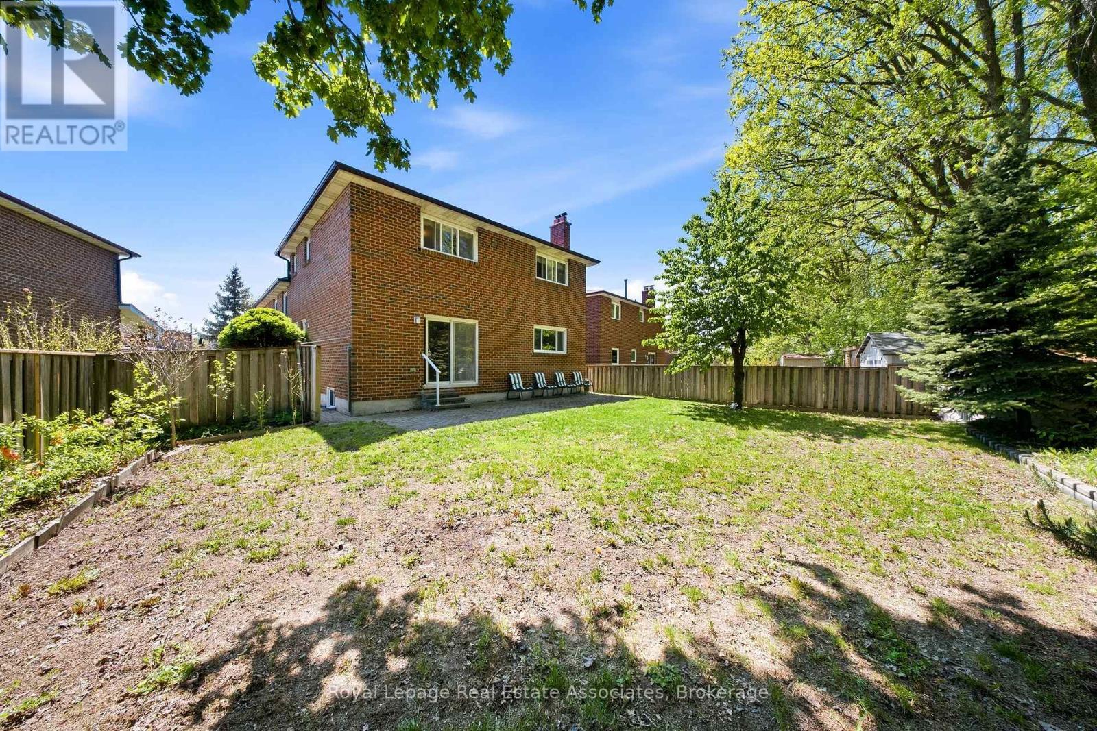 4084 Longo Circle, Mississauga, ON - Outdoor